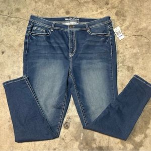 Wallflower Skinny Jeans